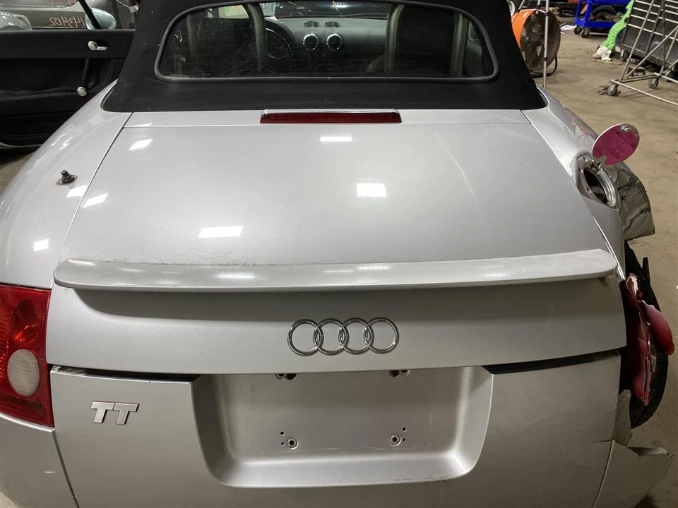 TRUNK LID Audi TT 2000 00 2001 01 2002 02 2003 03 04 05 06 Silver 1428539 Foto 1 de 4