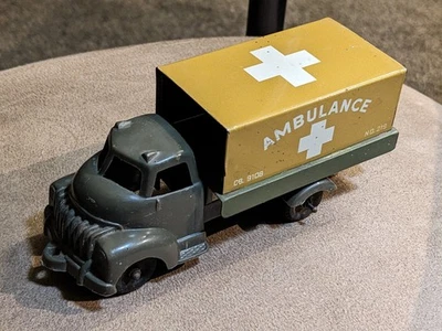 1950's BANNER  HARD PLASTIC & METAL MILITARY AMBULANCE AWESOME!!! - Image 1 of 4