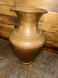 "Jarrón grande de 15"" de latón con adornos de cobre martillado de colección" - Imagen 1 de 7