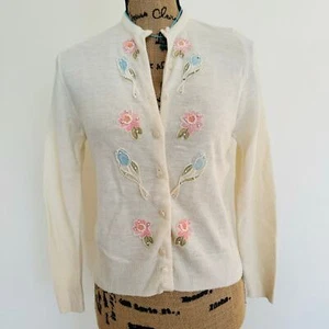 Cárdigan La Parisienne para mujer cachemir crema dulce delicado de colección hecho en EE. UU. 23055    - Imagen 1 de 8