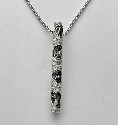 COLGANTE DIAMANTES BLANCOS Y NEGROS CON CADENA EN ORO BLANCO DE 18K, APROX. RET USD $3000 Foto 1 de 4