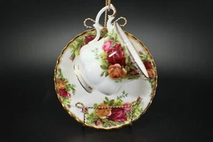 Royal Albert Old Country Roses DEMITASSE CUP & SAUCER  Vintage England - Picture 1 of 12