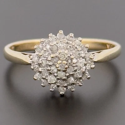 Anillo con racimo de diamantes de 0,25 quilates de oro amarillo de 9 quilates talla N con sello Foto 1 de 4