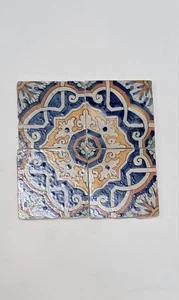 Lote de cuatro azulejos Siglo XVI. Pintados a mano. - Foto 1 di 3