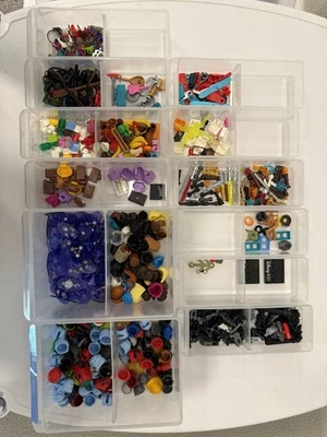 LEGO Minifigure Accessories Lot - Castle, Star Wars, Ninjago, City - Image 1 of 4