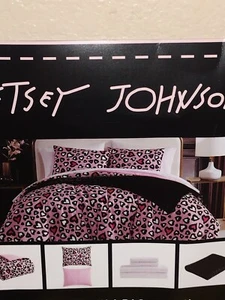 BETSEY JOHNSON 8 PIECE BED SET QUEEN SIZE BETSEY JOHNSON BED IN A BAG COMFORTER - Picture 1 of 8