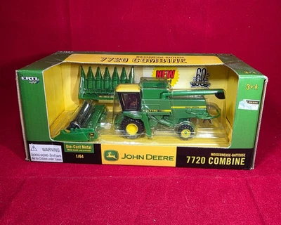 ERTL John Deere 1:64 7720 Moissoneuse-Batteuse Combine - Image 1 of 4