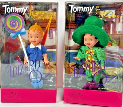 Muñeca Tommy como Mago de Oz Alcalde Munchkin y Piruleta Munchkin MPN 25817 y 25819 Foto 1 de 4
