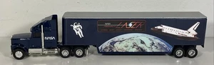 Remolque tractor ERTL 1/64 NASA Laser Project International Navistar semirremolque - Imagen 1 de 11