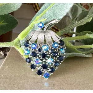 Vtg Signed Lisner Blue AB Crystal Brooch Pin Silver Tone Berry Aurora Borealis - Picture 1 of 3