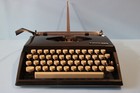 Vintage Triumph Tippa S Portable Black QWERTY Typewriter  Nr.4910708