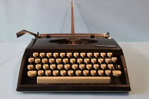 Vintage Triumph Tippa S Portable Black QWERTY Typewriter Nr.4910708 - Bild 1 von 19