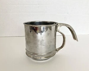 Vintage Metall Mehlsieb Quetschgriff - Bild 1 von 7