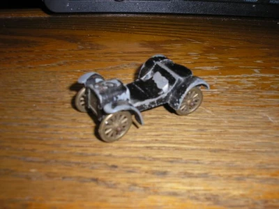 Rare Vintage Diecast Tootsietoy Classic Series 1906 Cadillac Chassis for parts - Image 1 of 4