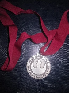 CCG STAR WARS TROPHY LEAGUE 1ST PLACE WINNER GAGNANT MEDAL NEUVE BOITE BOXED '97 - Picture 1 of 4