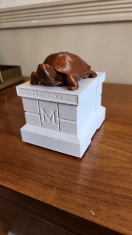 University of Maryland 'Testudo' Statue Replica Gift Box Cover