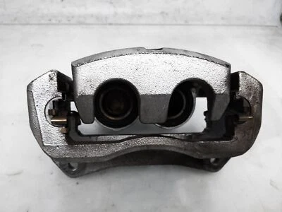 Суппорт переднего правого пассажирского тормоза 2018-2021 Lexus Nx300 2,0 л полный привод 47730-48150 - Изображение 1 из 4