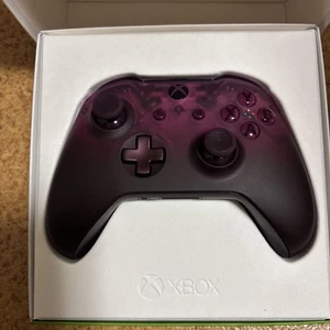 Xbox Wireless Controller Phantom Magenta Limited Edition Gamepad für Xbox One - Bild 1 von 3