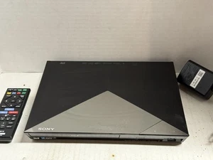 Sony BDP-BX520 3D Blu-ray DVD Player W WiFi , W/Remote & HDMI Tested - Picture 1 of 4