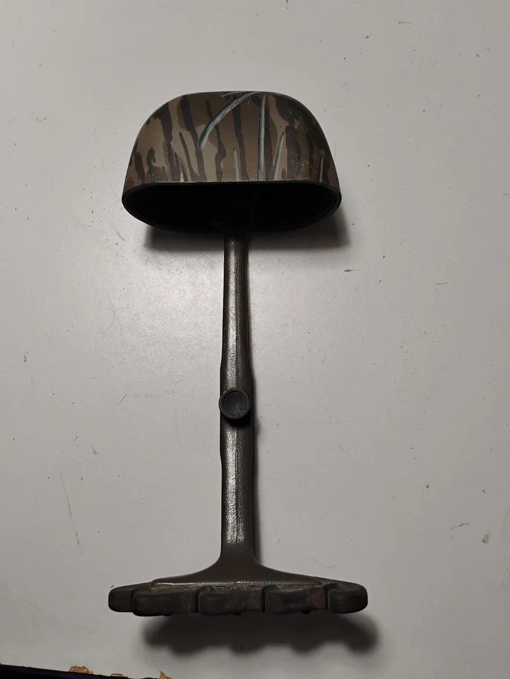 Used Kwikee Kwiver Acme MI Holds 6 Arrows Quiver Hunting Archery Bow Accessories - Image 1 of 4