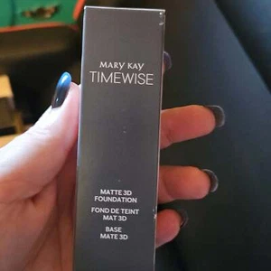Mary Kay Timewise Matte 3D Foundation Bronze W 130 BNIB Oil & Fragrance Free - Picture 1 of 1