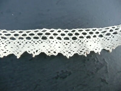 dentelle  ancienne écru festonné - Photo 1/3