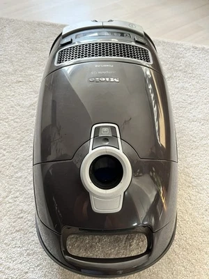 Miele Complete S8 C3 Complete powerline  Staubsauger Grundgerät - Bild 1 von 4