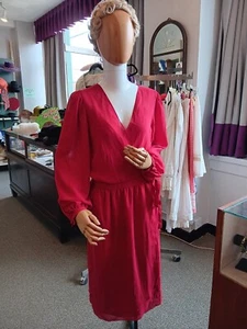 Vestido envolvente de rayón frambuesa boutique Albert Nipon de colección años 80 con tirantes 2 piezas - Imagen 1 de 11
