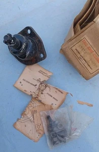 S2470 UPPER L/R BALL JOINT FOR FULL SIZE CHEVY 1955-64 + CORVETTE 63-64 NoS πΊπΈ - Picture 1 of 4