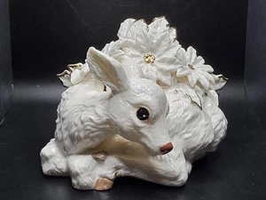 Vintage Rehkitz Baby Hirsch & Weihnachtskitzel Weiß & Gold Porzellan Statue - Bild 1 von 10