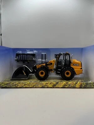 Britains 43372 JCB TM420S Loader 1:32 Scale Model CW Bucket, Pallet Forks , Grab - Image 1 of 4