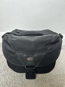 Lowepro Stealth Reporter D100 AW Camera Bag - Picture 1 of 6