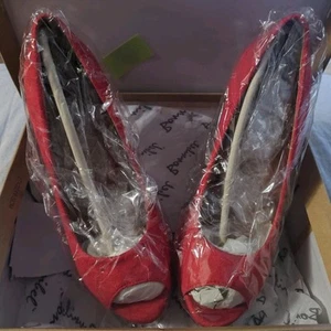 Bonnibel Peep Toe Red High Heels Size 7.5 Pump 5" Heel 1" Platform Suede Tisha 2 - Picture 1 of 14