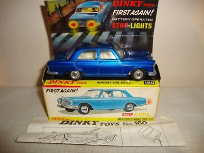 DINKY TOYS 160 MERCEDES BENZ 250 SE - EXCELLENT in original BOX - Image 1 of 4