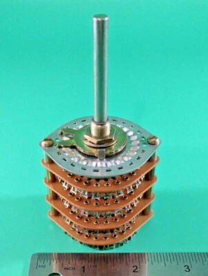 INTERRUPTOR ELÉCTRICO CRL D9G0423N INTERRUPTOR GIRATORIO 23 POS 4 POLOS 115VAC 28VDC 0,25A    Foto 1 de 4