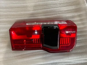 23 24 25 Ford F250 F350 F450 F550 Factory Passenger Side BLIS Tail Light RH 57A - Picture 1 of 4