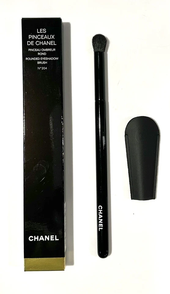 CHANEL LES PINCEAUX DE CHANEL CEPILLO DE SOMBRA DE OJOS REDONDEADO 204 NUEVO EN CAJA Tamaño regular Foto 1 de 1