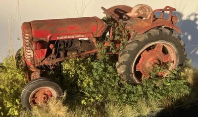 Weathered  Barn Find IH McCormick F-270 Tractor 1964 Universal Hobbies 1/43 - Image 1 of 4