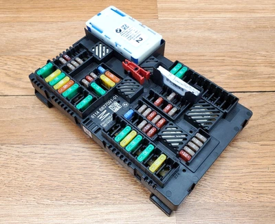 ✅ Caja de fusibles de distribución de energía trasera 17-23 OEM BMW G30 530 540 F90 M5 Foto 1 de 4