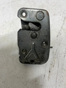 TRIUMPH SPITFIRE MK4 1500 RIGHT HAND DOOR CATCH LATCH - Picture 1 of 2