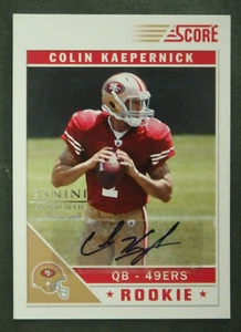 2011 PUNTEGGIO COLIN KAEPERNICK AUTOGRAFO ROOKIE CARD #320 PANINI 49ERS - Foto 1 di 2