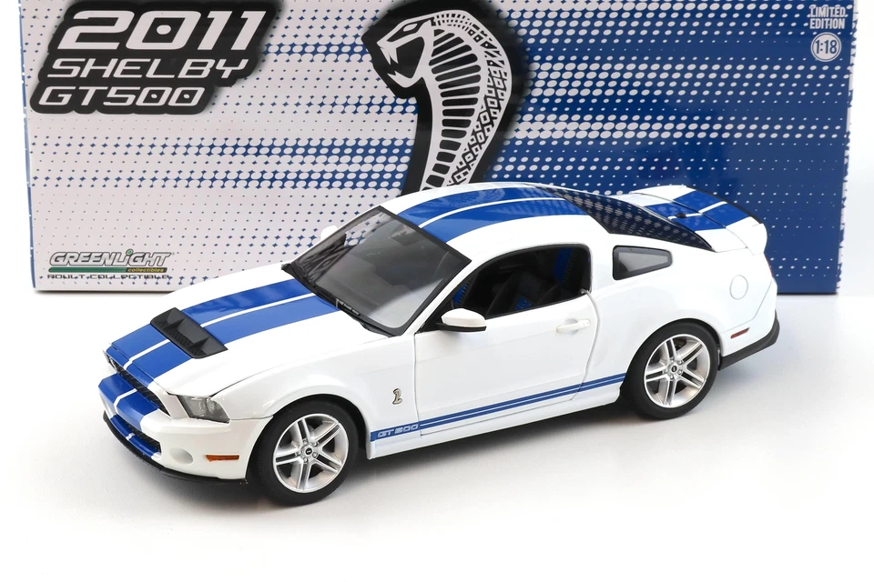 SHELBY GT500 2011 PERFORMANCE WHITE WITH GRABBER BLUE STRIPES 1 18 Greenlight Mo