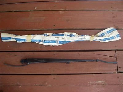 BUICK 10424403 1997-2005; SIGLO Y BRAZO REGAL; LIMPIAPARABRISAS-LH (#15237916) Foto 1 de 1