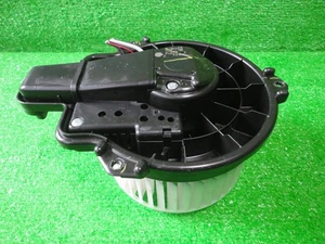 TOYOTA AQUA NHP10 Genuine A/C Blower Motor 87103-52200 - Picture 1 of 4