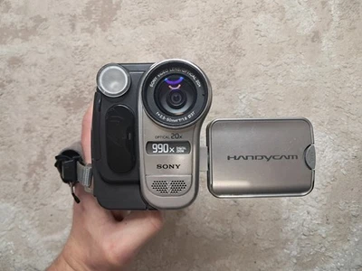 Sony Handycam CCD-TRV238E Hi8 Camcorder Player Video Recorder Made In Japan +Bag - Image 1 of 4
