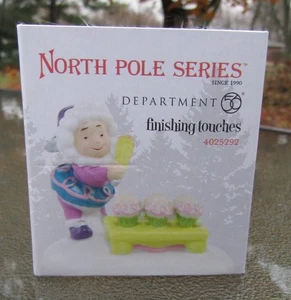 2012 Department 56 North Pole Series #4025292 FINISHING TOUCH Retired UNBENUTZT - Bild 1 von 1