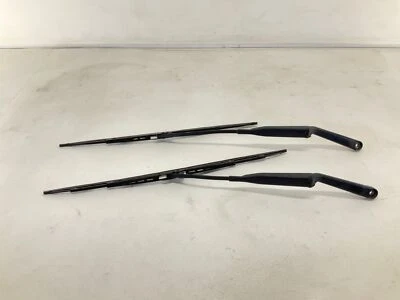 04-08 Brazo limpiaparabrisas delantero izquierdo y derecho CHRYSLER Crossfire Foto 1 de 4