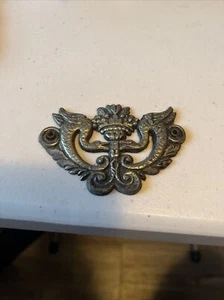 Decorative Metal Crown Like Wall Plate - Picture 1 of 6