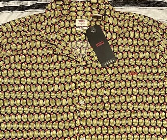 Mens Levis Relaxed Geometric Design Casual button front shirt extra large