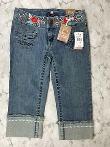 Candie's Capris Jeans Womens Blue Denim Floral Embroidered Zip Fly NWT Sz 5 - Picture 1 of 24